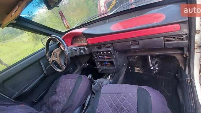 Белый ВАЗ 2109, объемом двигателя 1.3 л и пробегом 296 тыс. км за 400 $, фото 6 на Automoto.ua