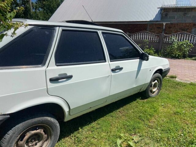 Белый ВАЗ 2109, объемом двигателя 0 л и пробегом 250 тыс. км за 900 $, фото 9 на Automoto.ua