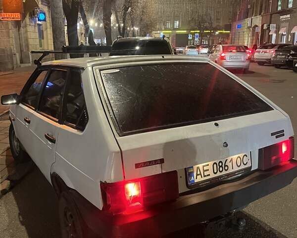 Белый ВАЗ 2109, объемом двигателя 1.3 л и пробегом 400 тыс. км за 1100 $, фото 2 на Automoto.ua