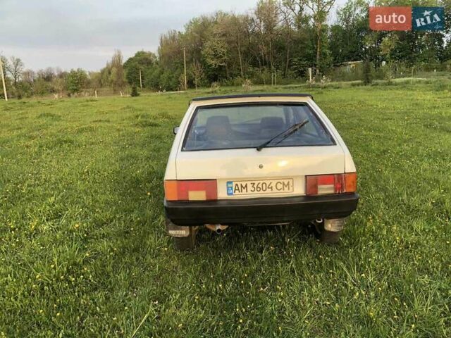 Белый ВАЗ 2109, объемом двигателя 1.3 л и пробегом 144 тыс. км за 1050 $, фото 2 на Automoto.ua