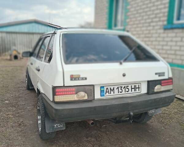 Белый ВАЗ 2109, объемом двигателя 1.3 л и пробегом 254 тыс. км за 1150 $, фото 2 на Automoto.ua