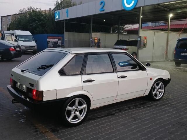 Белый ВАЗ 2109, объемом двигателя 0 л и пробегом 3 тыс. км за 1000 $, фото 1 на Automoto.ua