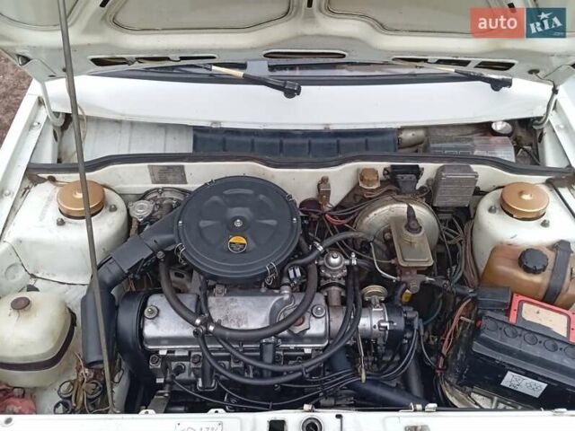 ВАЗ 2109 1987 в Кропивницком (Кировограде) на Automoto.ua Белый ВАЗ 2109, объемом двигателя 1.3 л и пробегом 178 тыс. км за 1600 $, фото 15 на Automoto.ua