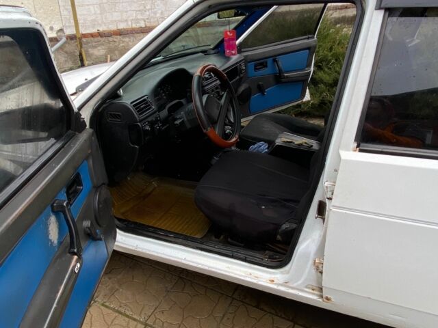 Белый ВАЗ 2109, объемом двигателя 1.3 л и пробегом 500 тыс. км за 850 $, фото 6 на Automoto.ua