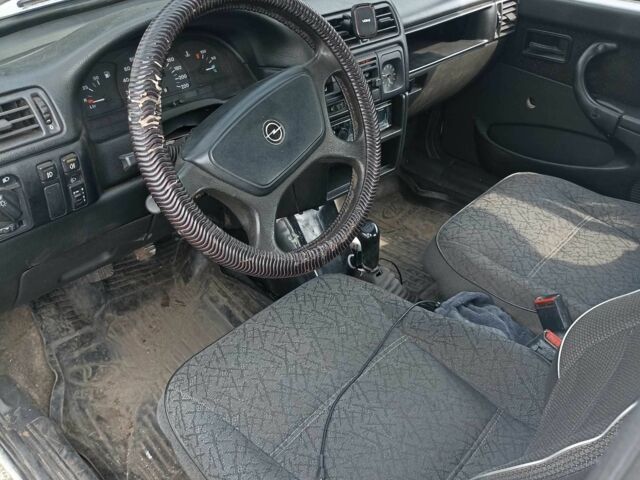 Белый ВАЗ 2109, объемом двигателя 1.6 л и пробегом 62 тыс. км за 1017 $, фото 1 на Automoto.ua