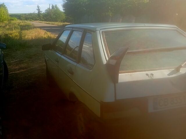 Белый ВАЗ 2109, объемом двигателя 1.3 л и пробегом 120 тыс. км за 600 $, фото 2 на Automoto.ua