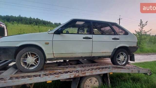 Белый ВАЗ 2109, объемом двигателя 1.3 л и пробегом 322 тыс. км за 400 $, фото 1 на Automoto.ua