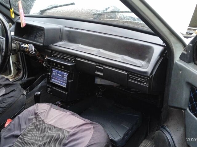 Белый ВАЗ 2109, объемом двигателя 1.3 л и пробегом 300 тыс. км за 691 $, фото 7 на Automoto.ua