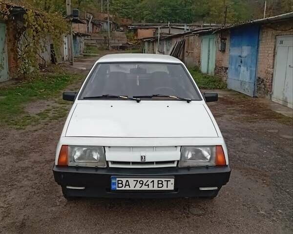 ВАЗ 2109 1987 в Кропивницком (Кировограде) на Automoto.ua Белый ВАЗ 2109, объемом двигателя 1.3 л и пробегом 178 тыс. км за 1600 $, фото 8 на Automoto.ua