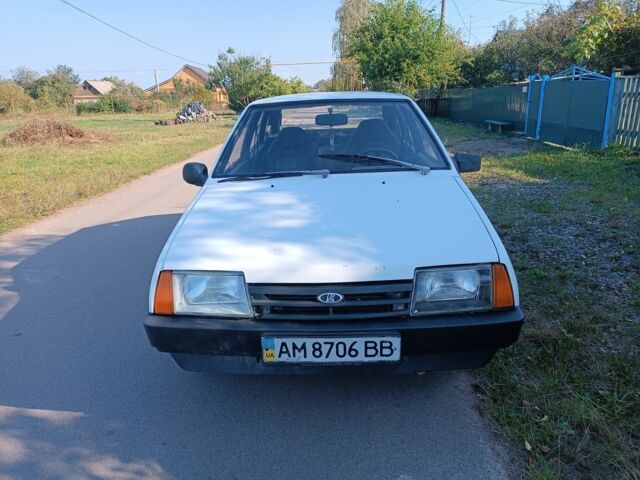 Белый ВАЗ 2109, объемом двигателя 1.5 л и пробегом 150 тыс. км за 763 $, фото 1 на Automoto.ua