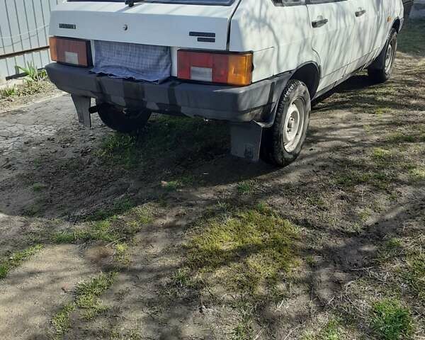 Белый ВАЗ 2109, объемом двигателя 1.3 л и пробегом 95 тыс. км за 3000 $, фото 1 на Automoto.ua