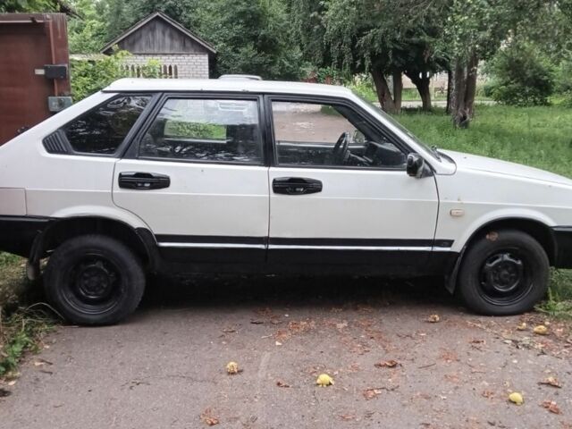 Белый ВАЗ 2109, объемом двигателя 1.3 л и пробегом 13 тыс. км за 1500 $, фото 1 на Automoto.ua