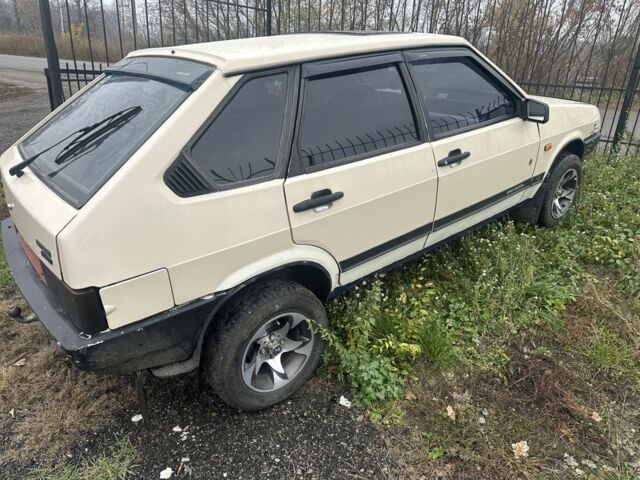 Белый ВАЗ 2109, объемом двигателя 1.3 л и пробегом 20 тыс. км за 1500 $, фото 4 на Automoto.ua