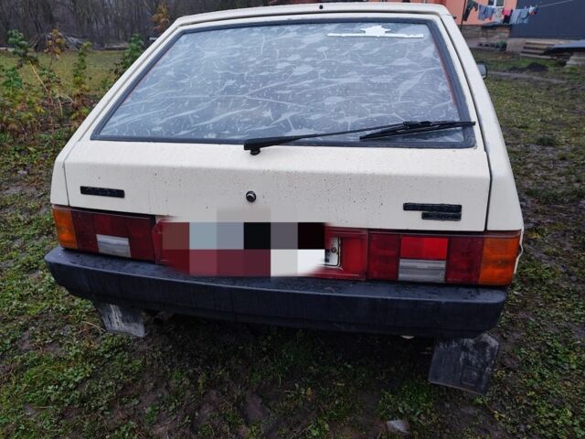 Белый ВАЗ 2109, объемом двигателя 1.3 л и пробегом 40 тыс. км за 500 $, фото 2 на Automoto.ua