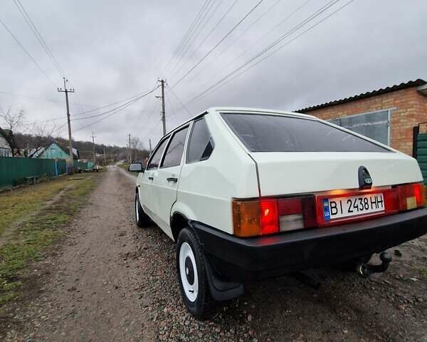 Белый ВАЗ 2109, объемом двигателя 1.29 л и пробегом 300 тыс. км за 1100 $, фото 3 на Automoto.ua