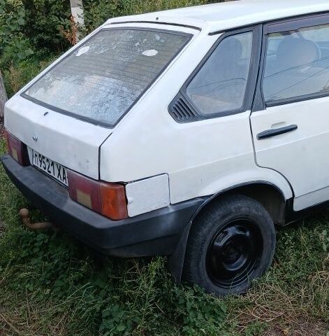 Белый ВАЗ 2109, объемом двигателя 0 л и пробегом 300 тыс. км за 550 $, фото 2 на Automoto.ua