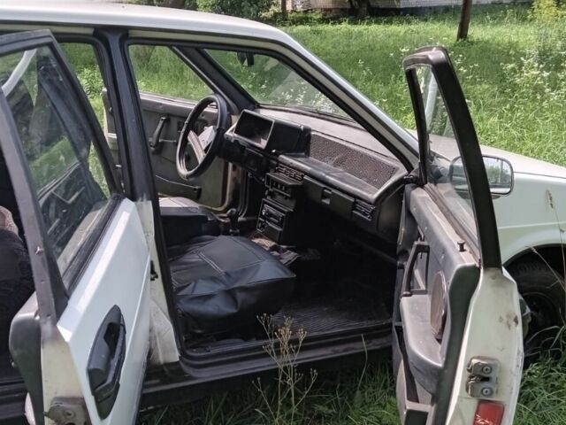 Белый ВАЗ 2109, объемом двигателя 1.3 л и пробегом 13 тыс. км за 1500 $, фото 4 на Automoto.ua