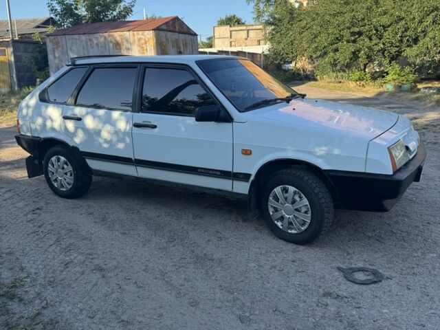 Белый ВАЗ 2109, объемом двигателя 1.3 л и пробегом 150 тыс. км за 1400 $, фото 4 на Automoto.ua