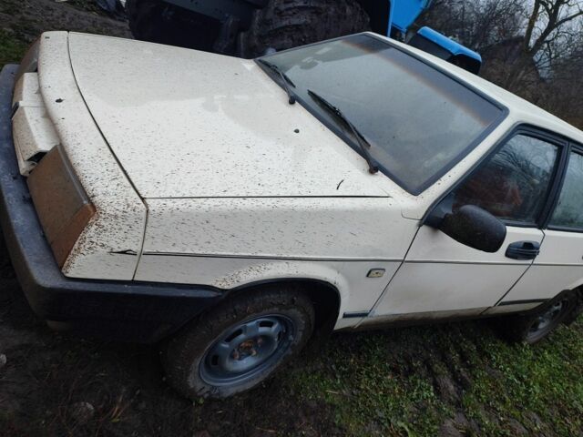 Белый ВАЗ 2109, объемом двигателя 1.3 л и пробегом 40 тыс. км за 500 $, фото 3 на Automoto.ua