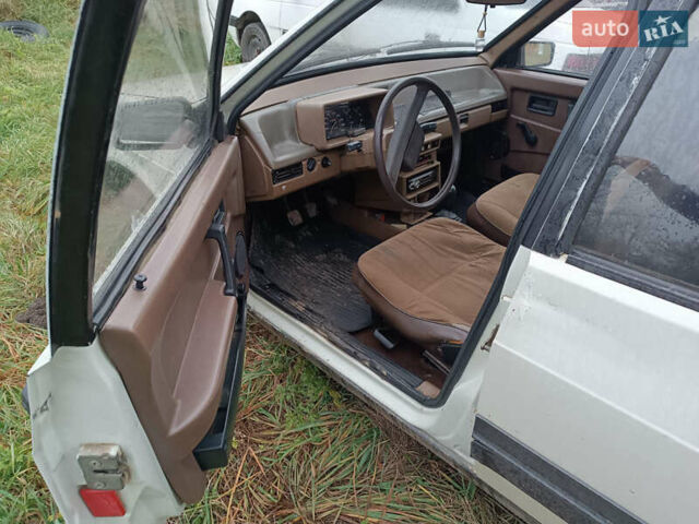 Белый ВАЗ 2109, объемом двигателя 1.5 л и пробегом 200 тыс. км за 1200 $, фото 4 на Automoto.ua