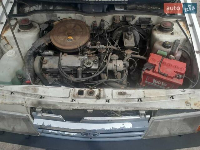 Белый ВАЗ 2109, объемом двигателя 1.29 л и пробегом 145 тыс. км за 700 $, фото 2 на Automoto.ua