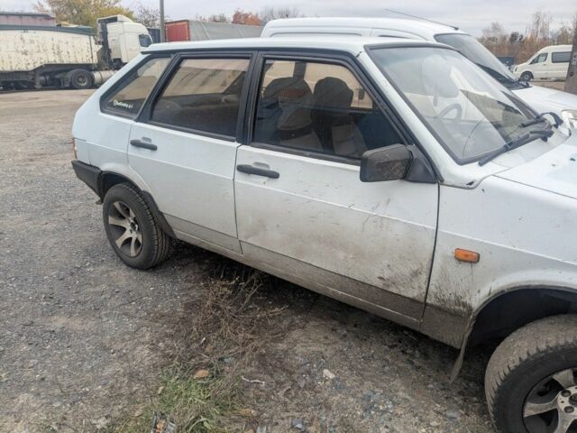 Белый ВАЗ 2109, объемом двигателя 1.3 л и пробегом 70 тыс. км за 1000 $, фото 7 на Automoto.ua