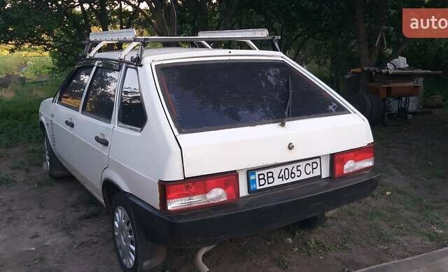 Білий ВАЗ 2109, об'ємом двигуна 1.5 л та пробігом 150 тис. км за 724 $, фото 5 на Automoto.ua