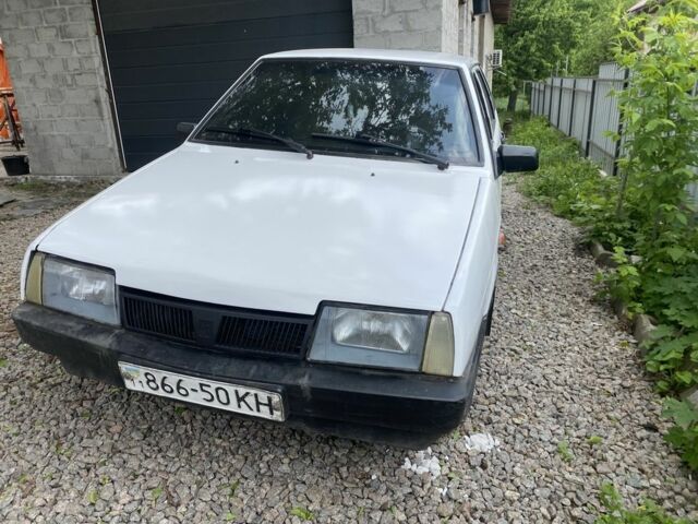 ВАЗ 2109 1988 в Кропивницком (Кировограде) на Automoto.ua Белый ВАЗ 2109, объемом двигателя 1.3 л и пробегом 300 тыс. км за 900 $, фото 1 на Automoto.ua