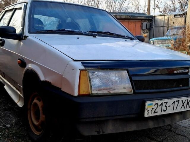 Белый ВАЗ 2109, объемом двигателя 1.3 л и пробегом 299 тыс. км за 600 $, фото 2 на Automoto.ua