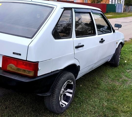 Белый ВАЗ 2109, объемом двигателя 1.3 л и пробегом 307 тыс. км за 1300 $, фото 2 на Automoto.ua