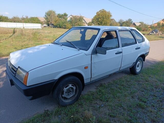 Белый ВАЗ 2109, объемом двигателя 1.5 л и пробегом 150 тыс. км за 763 $, фото 2 на Automoto.ua