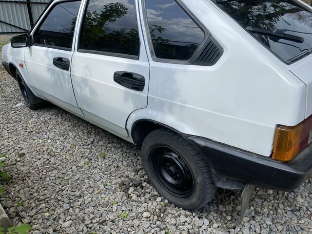 ВАЗ 2109 1988 в Кропивницком (Кировограде) на Automoto.ua Белый ВАЗ 2109, объемом двигателя 1.3 л и пробегом 300 тыс. км за 900 $, фото 8 на Automoto.ua