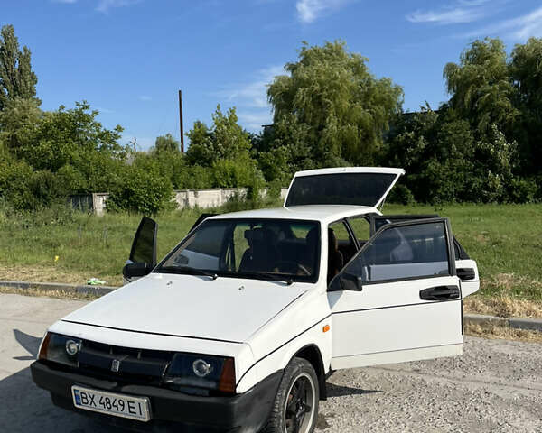 Белый ВАЗ 2109, объемом двигателя 1.6 л и пробегом 100 тыс. км за 1500 $, фото 5 на Automoto.ua