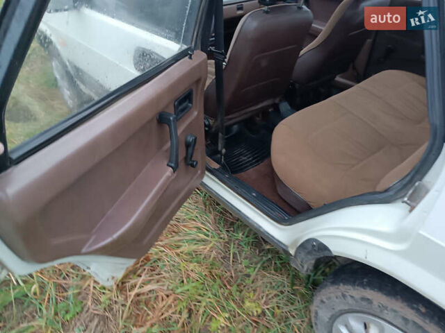 Белый ВАЗ 2109, объемом двигателя 1.5 л и пробегом 200 тыс. км за 1200 $, фото 5 на Automoto.ua