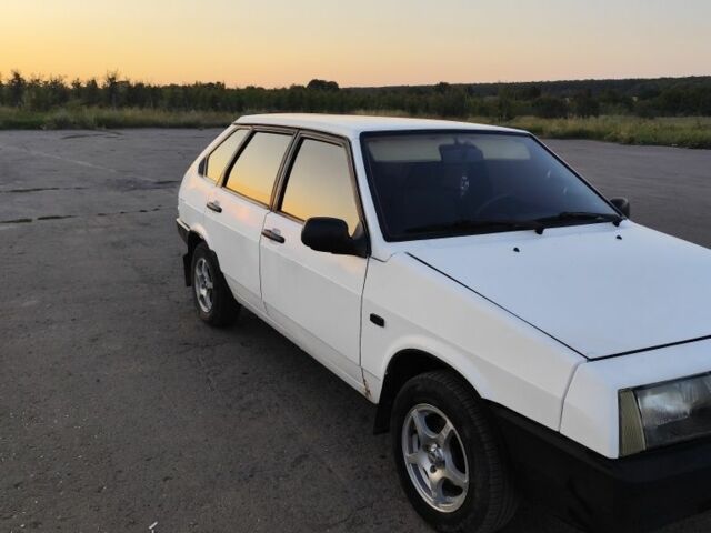 Белый ВАЗ 2109, объемом двигателя 1 л и пробегом 3 тыс. км за 1000 $, фото 6 на Automoto.ua
