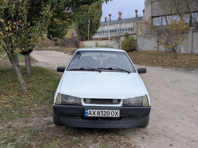 Белый ВАЗ 2109, объемом двигателя 1.3 л и пробегом 70 тыс. км за 1000 $, фото 4 на Automoto.ua