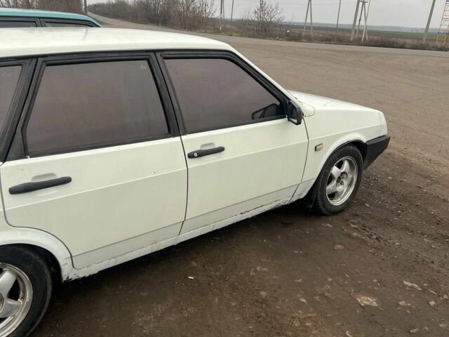Білий ВАЗ 2109, об'ємом двигуна 0 л та пробігом 2 тис. км за 2000 $, фото 4 на Automoto.ua