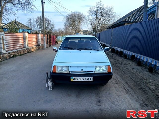 Белый ВАЗ 2109, объемом двигателя 1.5 л и пробегом 300 тыс. км за 850 $, фото 1 на Automoto.ua