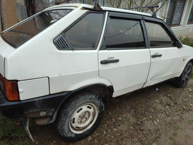 Белый ВАЗ 2109, объемом двигателя 0 л и пробегом 111 тыс. км за 380 $, фото 5 на Automoto.ua