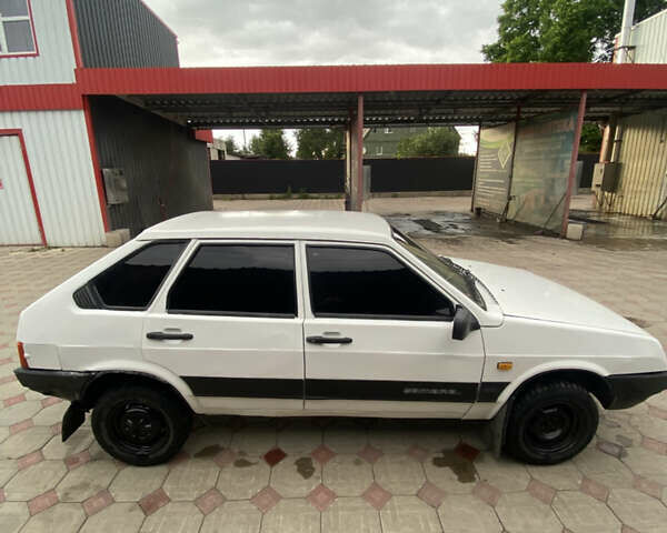 Белый ВАЗ 2109, объемом двигателя 1.5 л и пробегом 167 тыс. км за 1100 $, фото 3 на Automoto.ua