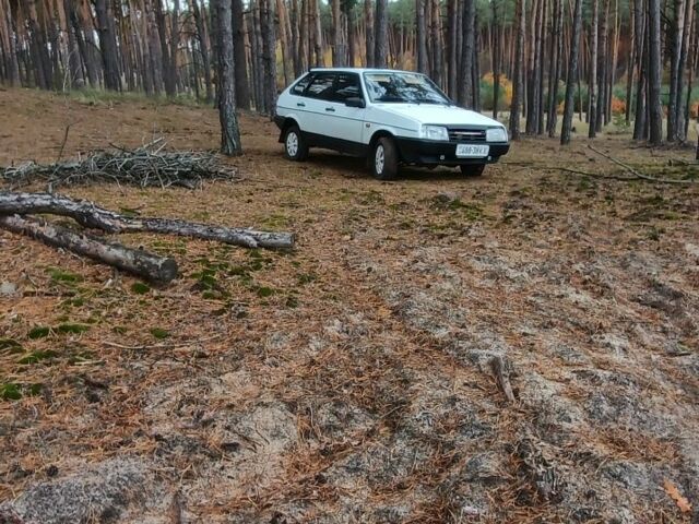 Белый ВАЗ 2109, объемом двигателя 0 л и пробегом 80 тыс. км за 692 $, фото 2 на Automoto.ua