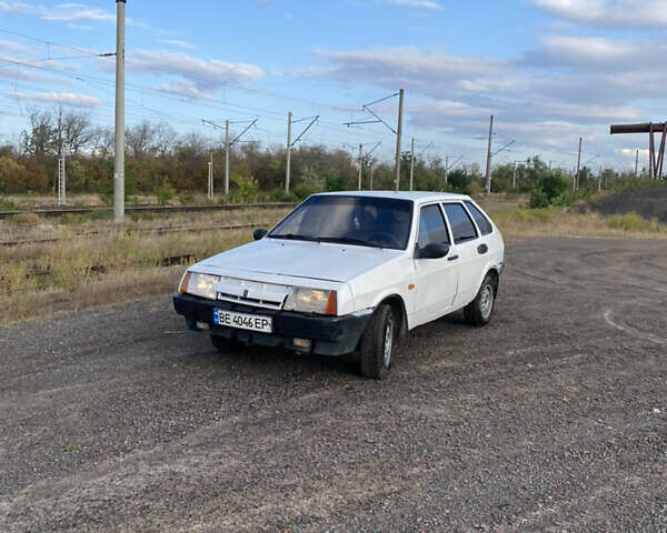 Белый ВАЗ 2109, объемом двигателя 1.3 л и пробегом 100 тыс. км за 850 $, фото 2 на Automoto.ua
