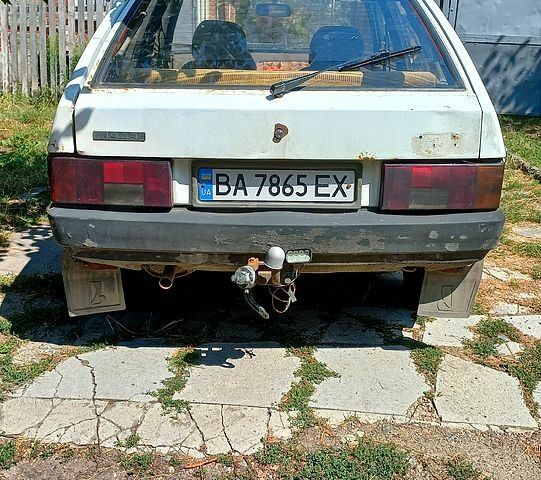 Белый ВАЗ 2109, объемом двигателя 1.3 л и пробегом 300 тыс. км за 500 $, фото 1 на Automoto.ua