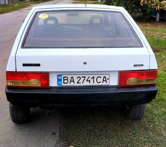 Белый ВАЗ 2109, объемом двигателя 1.3 л и пробегом 307 тыс. км за 1300 $, фото 1 на Automoto.ua