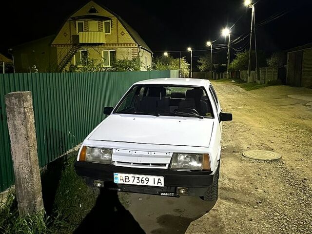Белый ВАЗ 2109, объемом двигателя 1.3 л и пробегом 300 тыс. км за 800 $, фото 2 на Automoto.ua