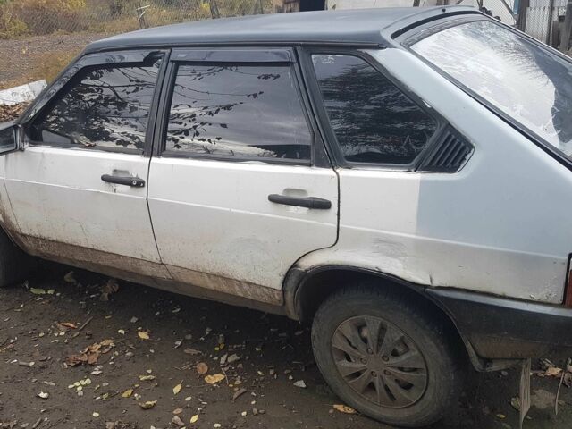 Белый ВАЗ 2109, объемом двигателя 1.3 л и пробегом 250 тыс. км за 800 $, фото 4 на Automoto.ua