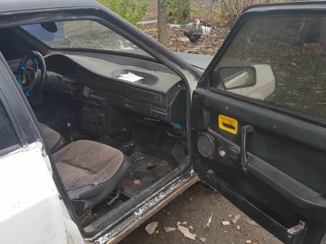 Белый ВАЗ 2109, объемом двигателя 1.3 л и пробегом 250 тыс. км за 800 $, фото 7 на Automoto.ua