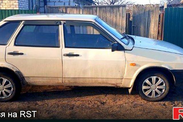 Белый ВАЗ 2109, объемом двигателя 1.5 л и пробегом 350 тыс. км за 1030 $, фото 3 на Automoto.ua