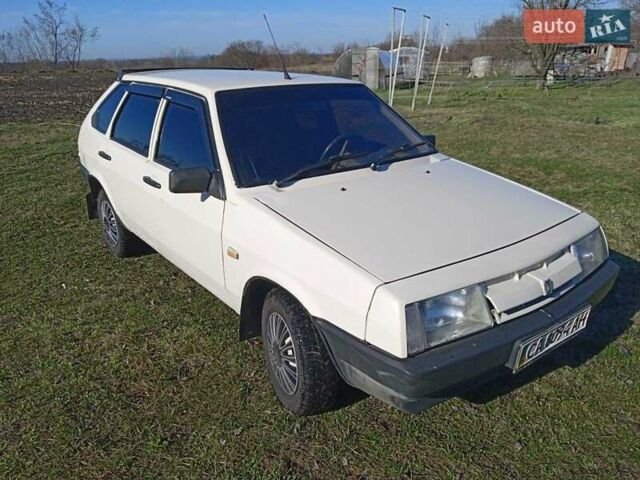 Белый ВАЗ 2109, объемом двигателя 1.3 л и пробегом 100 тыс. км за 1700 $, фото 1 на Automoto.ua