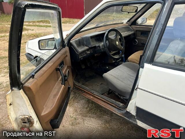 Белый ВАЗ 2109, объемом двигателя 1.5 л и пробегом 320 тыс. км за 450 $, фото 4 на Automoto.ua